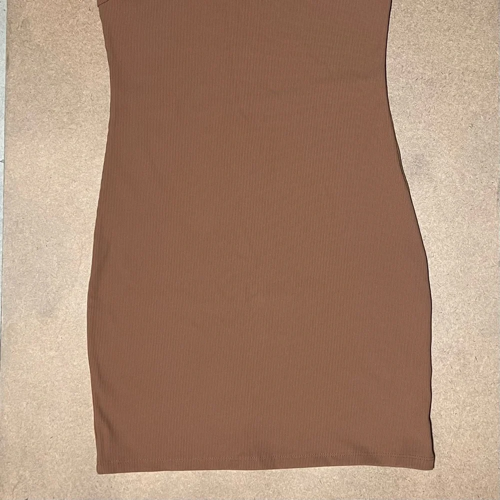 Aritzia Babaton Sculpt Ribbed Racerback Mini Dress in Brown, Size L - Picture 8 of 17